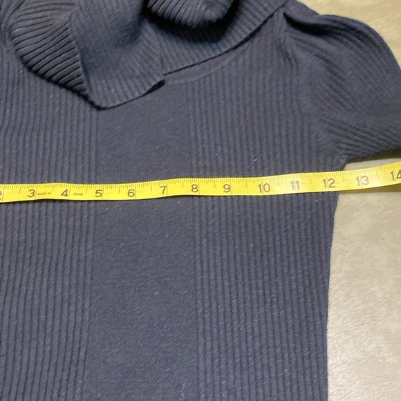 Dressbarn jet black cowl sweater 82% rayon 18% nylon stretchy small - Picture 7 of 7